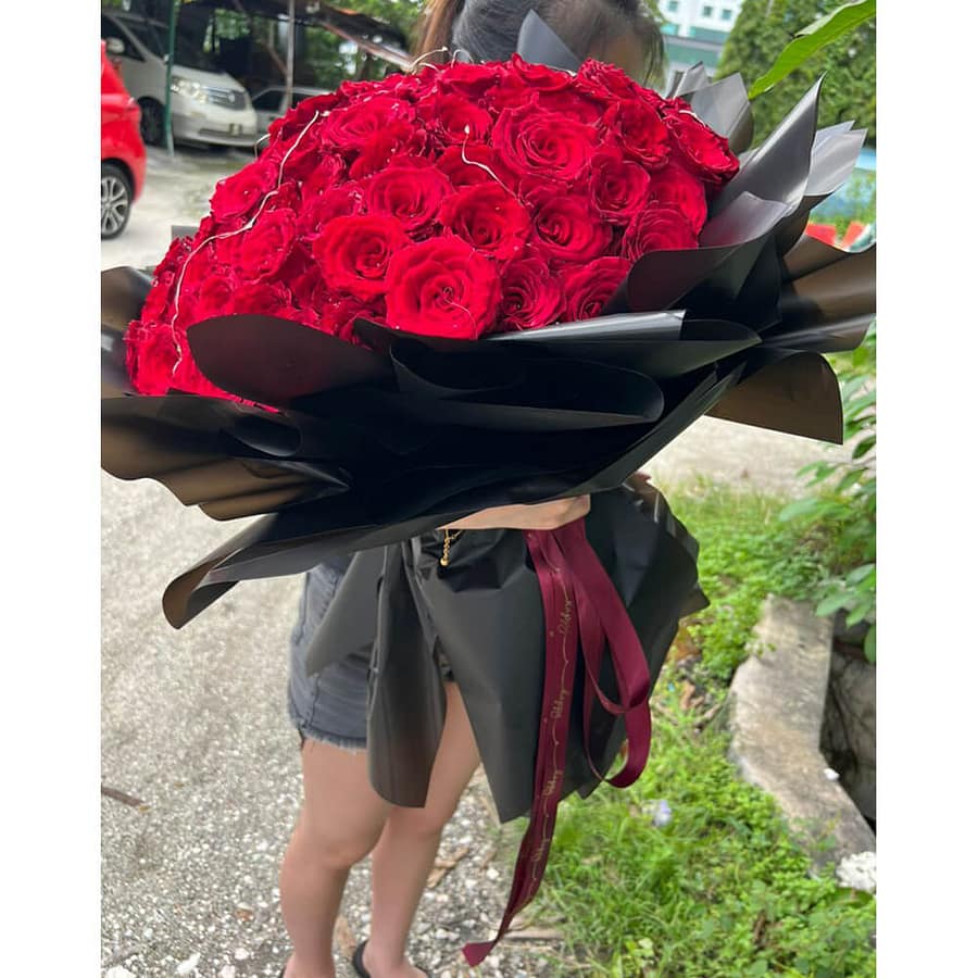 Anniversary Red Rose ( 99 Stalks Rose )
